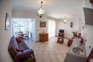 Гостевой дом Apartments and Rooms Troya Котор Апартаменты с видом на море-2