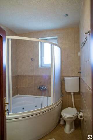 Гостевой дом Apartments and Rooms Troya Котор Апартаменты с видом на море-2