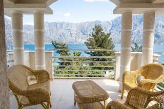 Гостевой дом Apartments and Rooms Troya Котор Апартаменты с видом на море-3