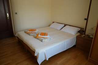 Гостевой дом Apartments and Rooms Troya Котор Апартаменты с видом на море-1