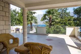 Гостевой дом Apartments and Rooms Troya Котор Апартаменты с 1 спальней и видом на море (для 2+1 взрослых)-1