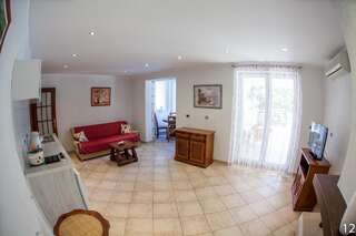 Гостевой дом Apartments and Rooms Troya Котор Апартаменты-2